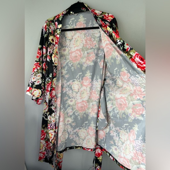 Floral Print Wrap Robe size XL Amazon Valentines Day - Picture 3 of 5
